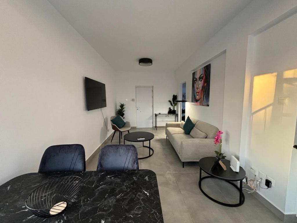 Venus Lighthouse 2B, Sea-View, Paphos Center Apartment ภายนอก รูปภาพ
