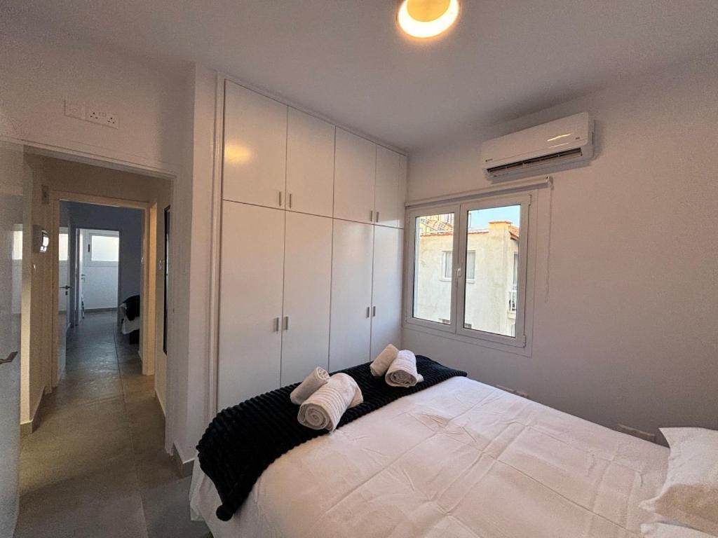 Venus Lighthouse 2B, Sea-View, Paphos Center Apartment ภายนอก รูปภาพ