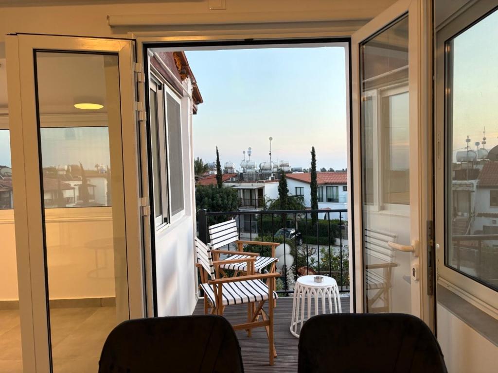 Venus Lighthouse 2B, Sea-View, Paphos Center Apartment ภายนอก รูปภาพ