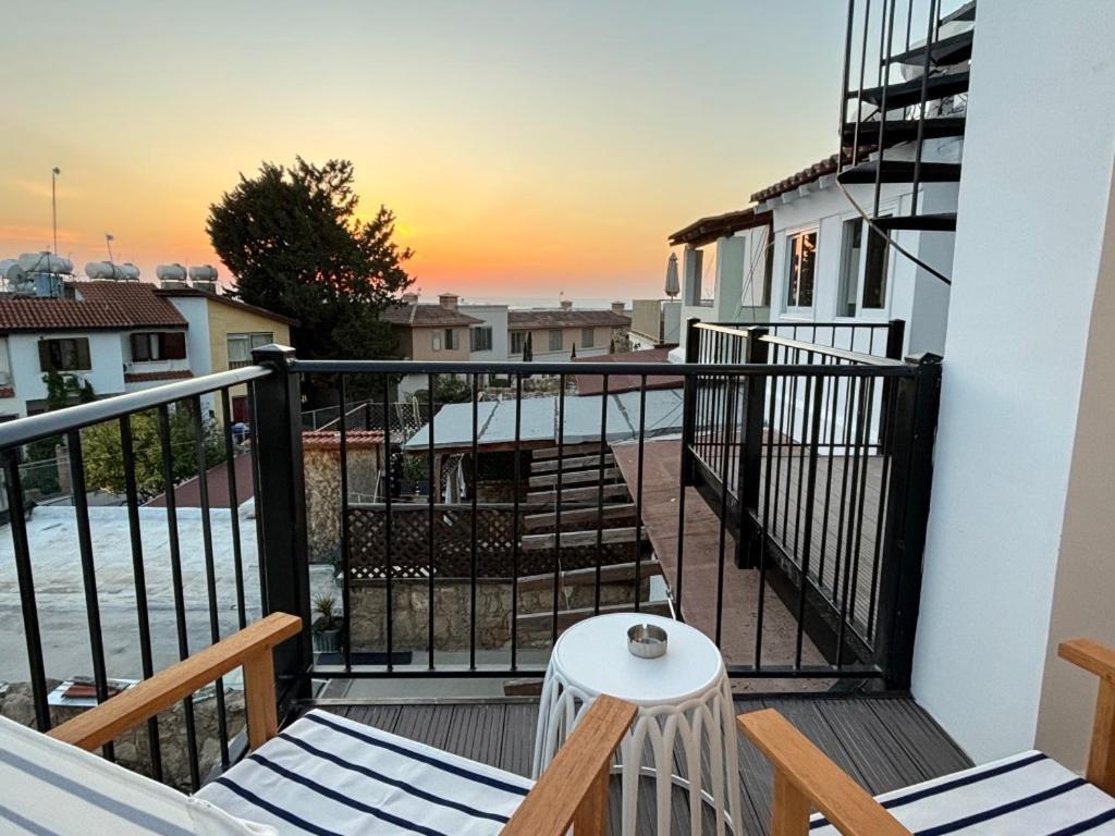 Venus Lighthouse 2B, Sea-View, Paphos Center Apartment ภายนอก รูปภาพ
